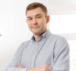 Андрей Холуев 