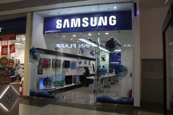 Самсунг — первый производитель смартфонов в мире